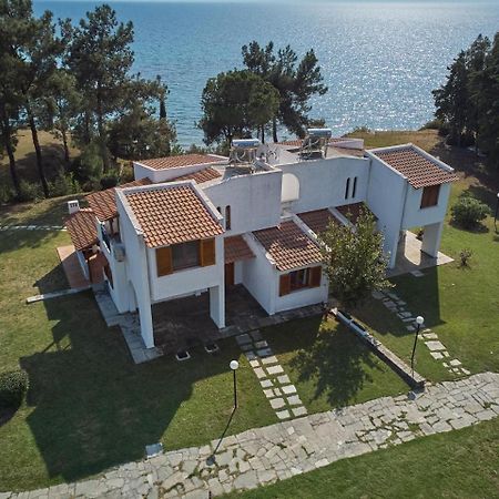 Summerday Villa Private Beach Nea Iraklia Bagian luar foto