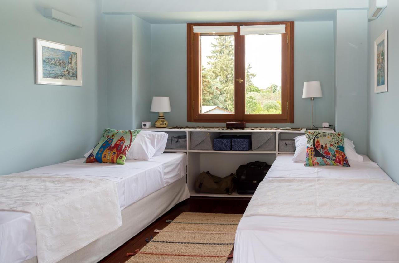 Summerday Villa Private Beach Nea Iraklia Bagian luar foto