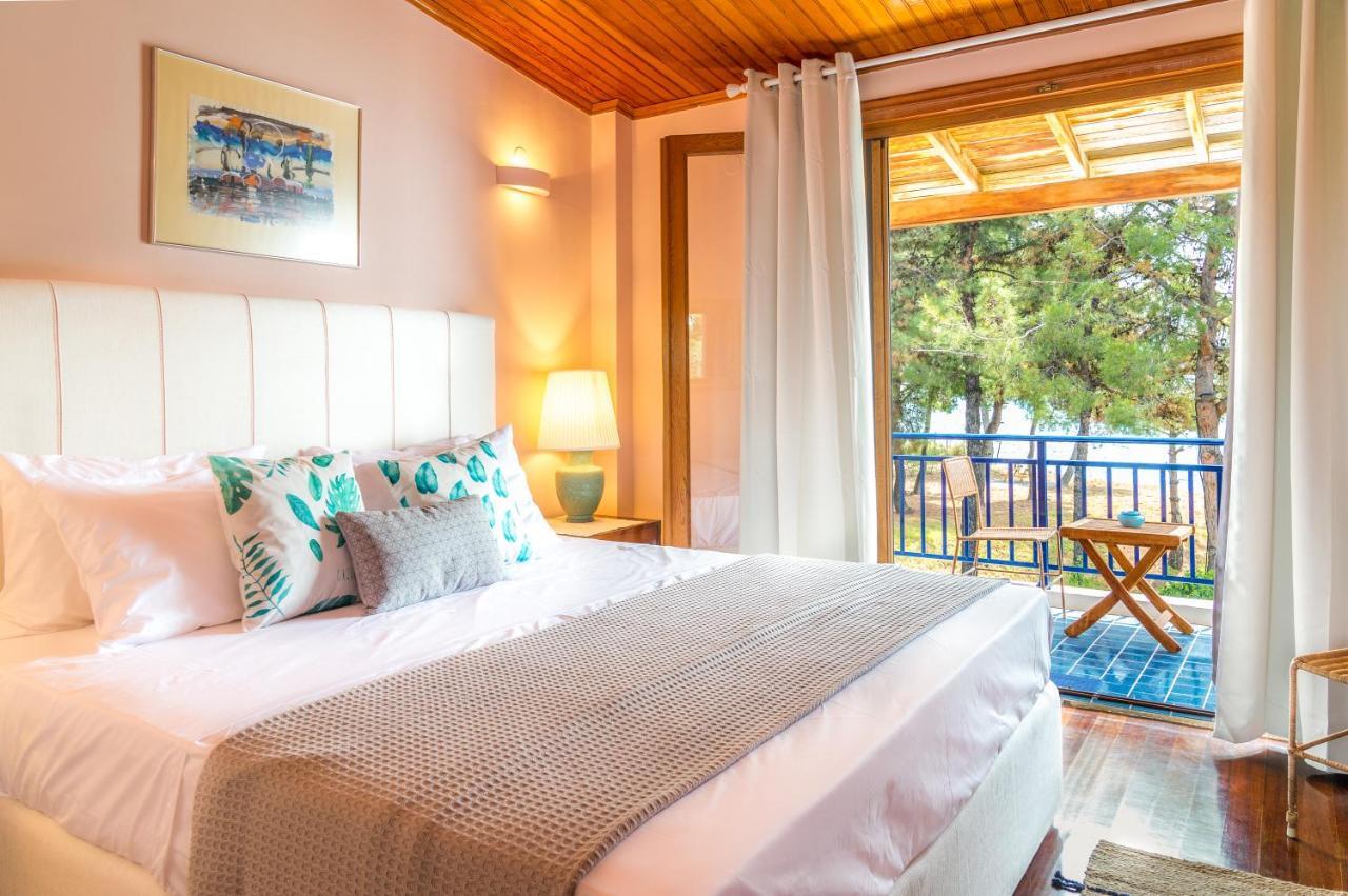 Summerday Villa Private Beach Nea Iraklia Bagian luar foto